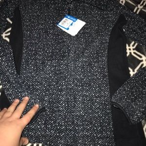 Women Columbia pull over with tag Size M